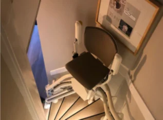 A Curved Stairlift Around The Outside