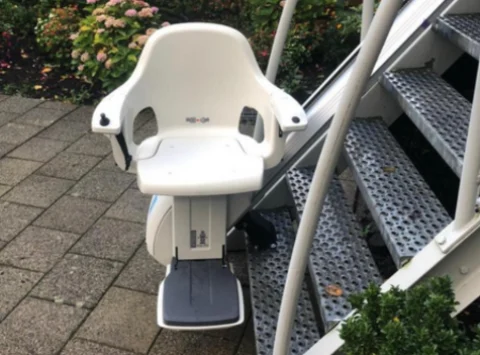 Outdoor Stairlift 475x351