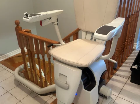 Curved TKE Stairlift In Ontario, Canada